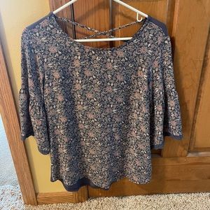 New! Causal flowered Maurice’s top